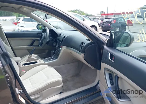 2008 Subaru Outback 2.5I/2.5I L.l. Bean Edition z USA, uszkodzony, nr VIN 4S4BP61C587304195